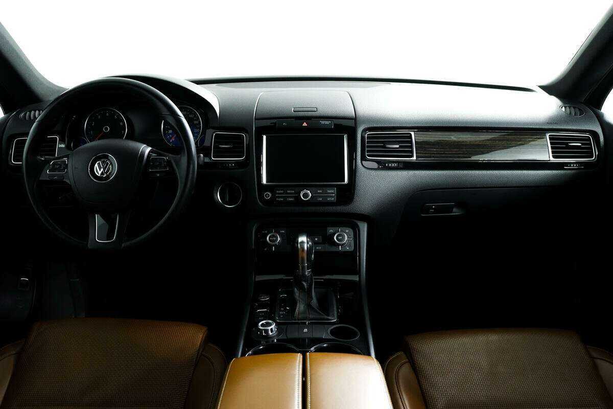 Volkswagen Touareg с пробегом — 2013 год. Фото: #10