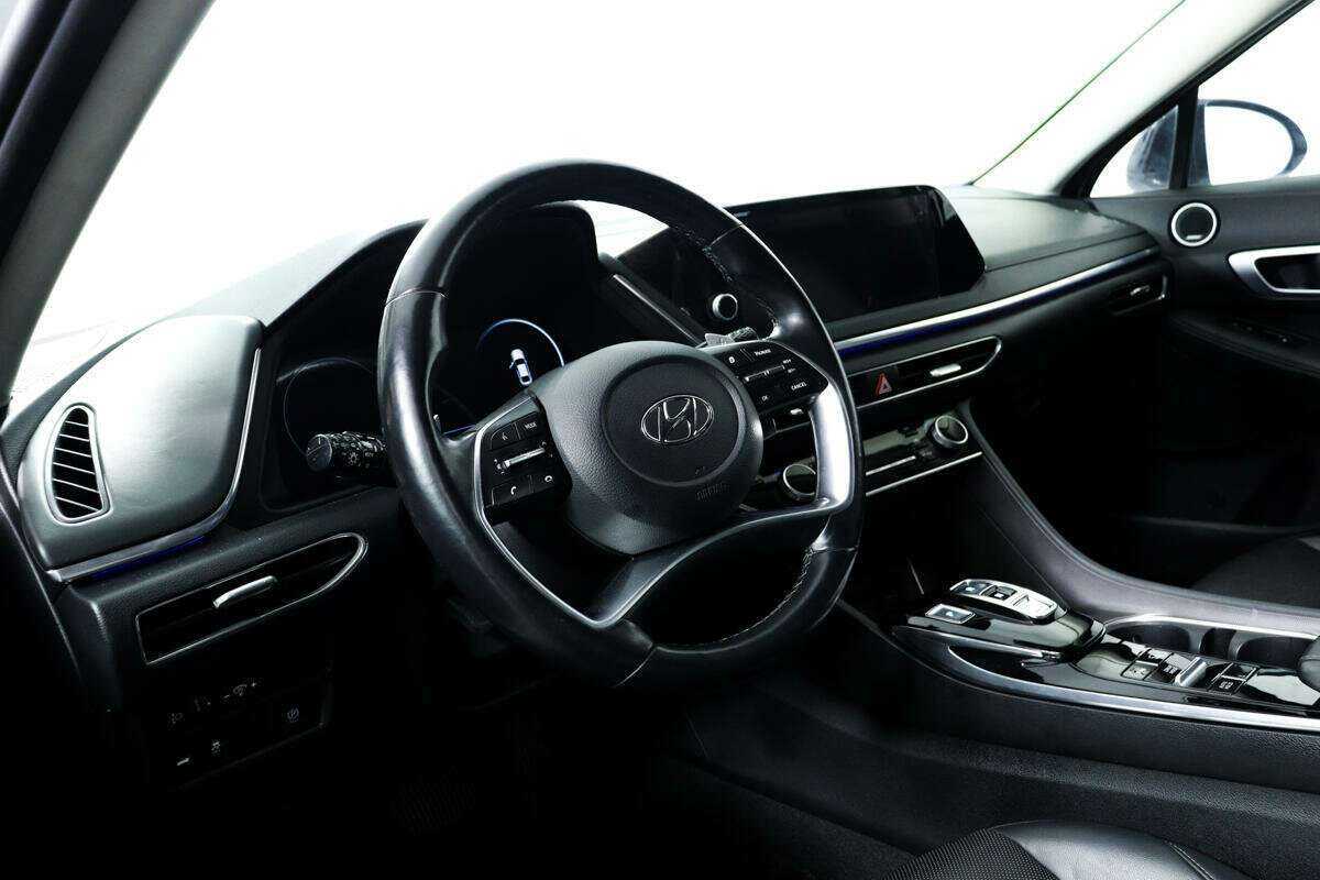 Hyundai Sonata с пробегом — 2020 год. Фото: #12