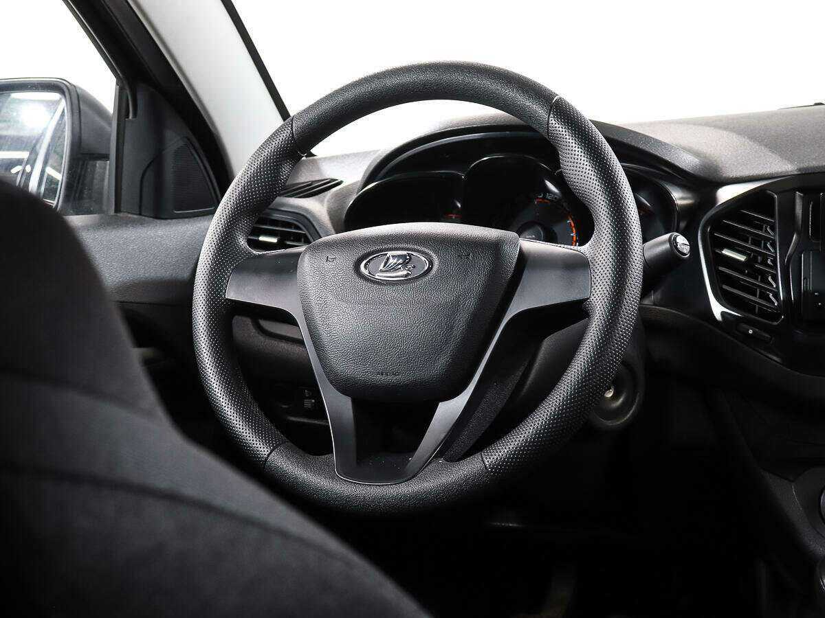 Lada (ВАЗ) Vesta с пробегом — 2020 год. Фото: #13