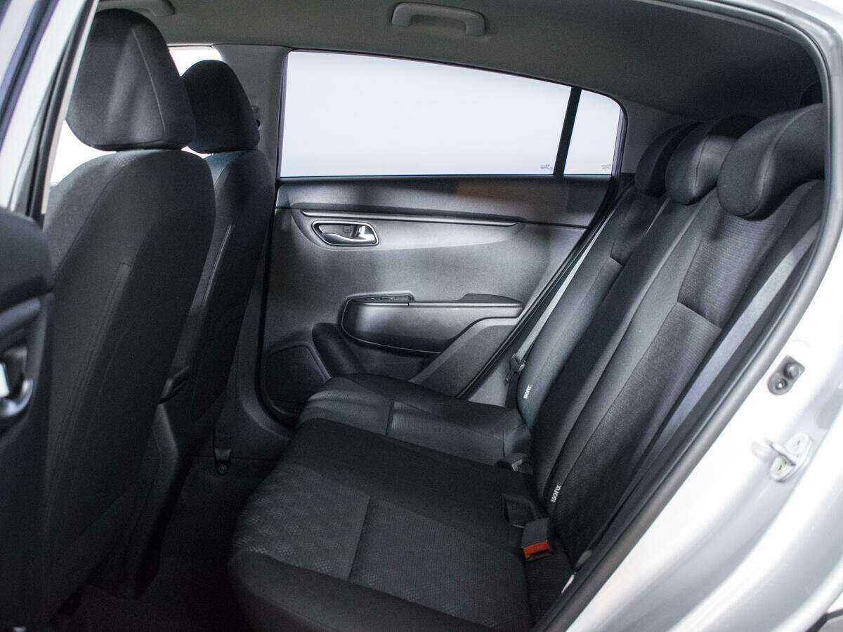 Kia Rio с пробегом — 2020 год. Фото: #9