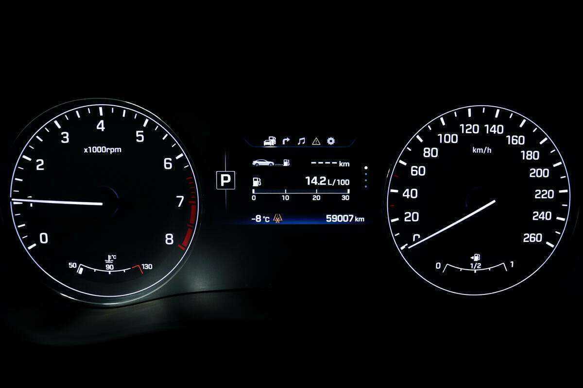 Hyundai Genesis с пробегом — 2016 год. Фото: #9