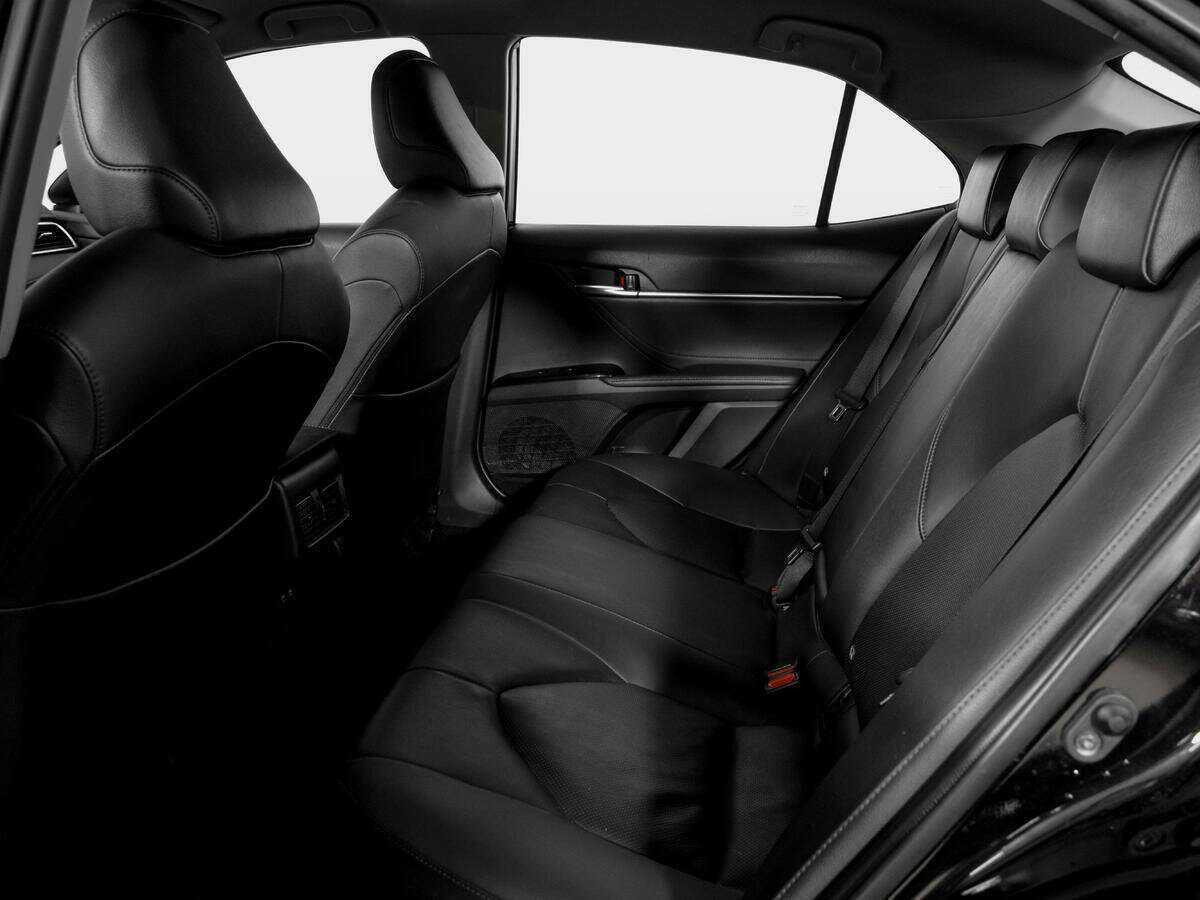 Toyota Camry с пробегом — 2021 год. Фото: #8