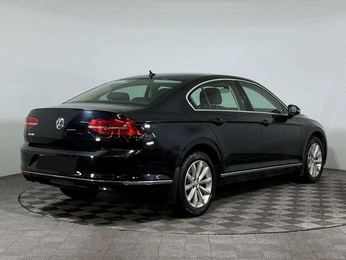 Volkswagen Passat с пробегом — 2017 год. Фото: #4