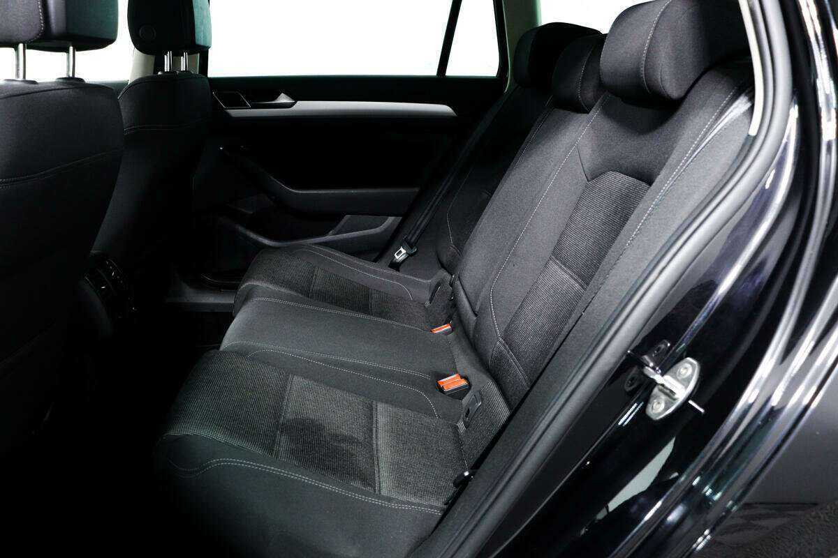 Volkswagen Passat с пробегом — 2019 год. Фото: #11