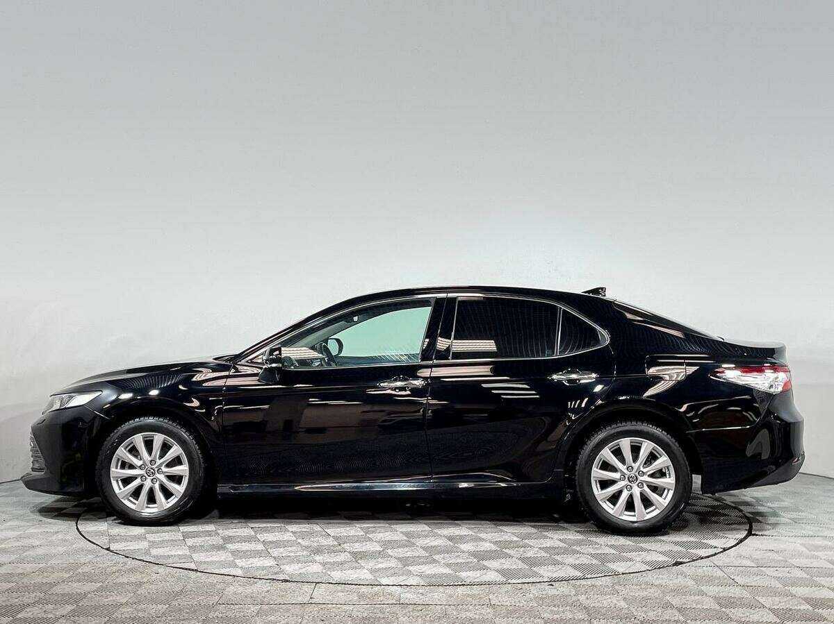 Toyota Camry с пробегом — 2018 год. Фото: #6