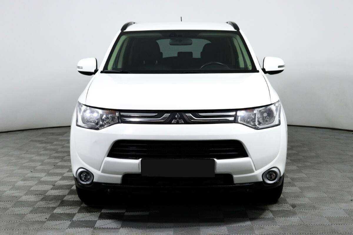 Mitsubishi Outlander с пробегом — 2013 год. Фото: #1