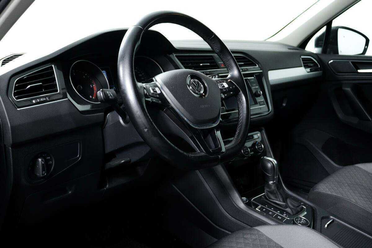 Volkswagen Tiguan с пробегом — 2017 год. Фото: #12