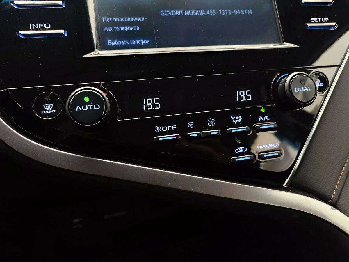 Toyota Camry с пробегом — 2018 год. Фото: #12