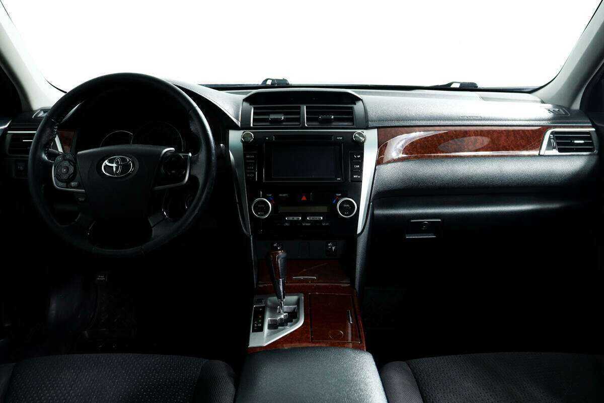 Toyota Camry с пробегом — 2012 год. Фото: #10