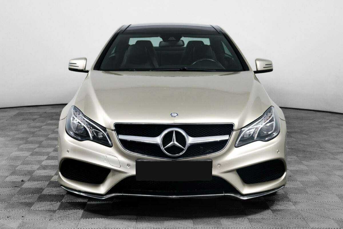 Mercedes-Benz E-Класс с пробегом — 2015 год. Фото: #1