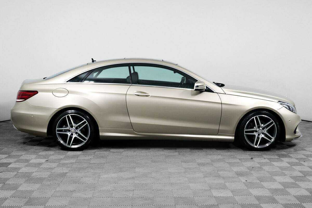 Mercedes-Benz E-Класс с пробегом — 2015 год. Фото: #3