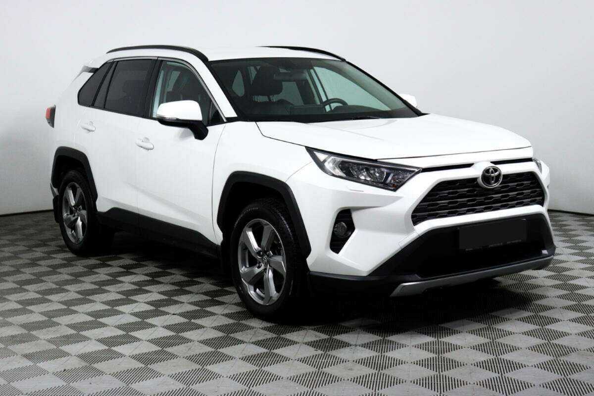 Toyota RAV4 с пробегом — 2020 год. Фото: #2