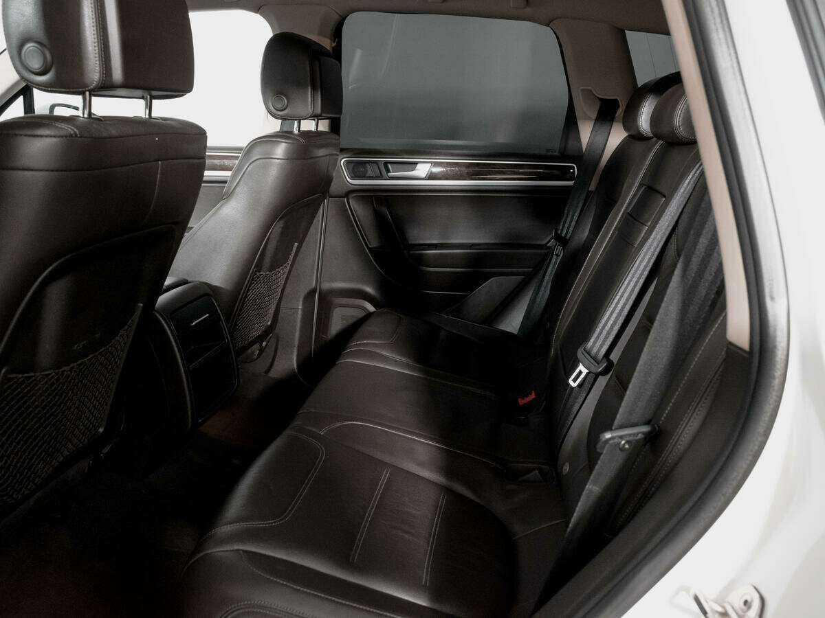 Volkswagen Touareg с пробегом — 2014 год. Фото: #9