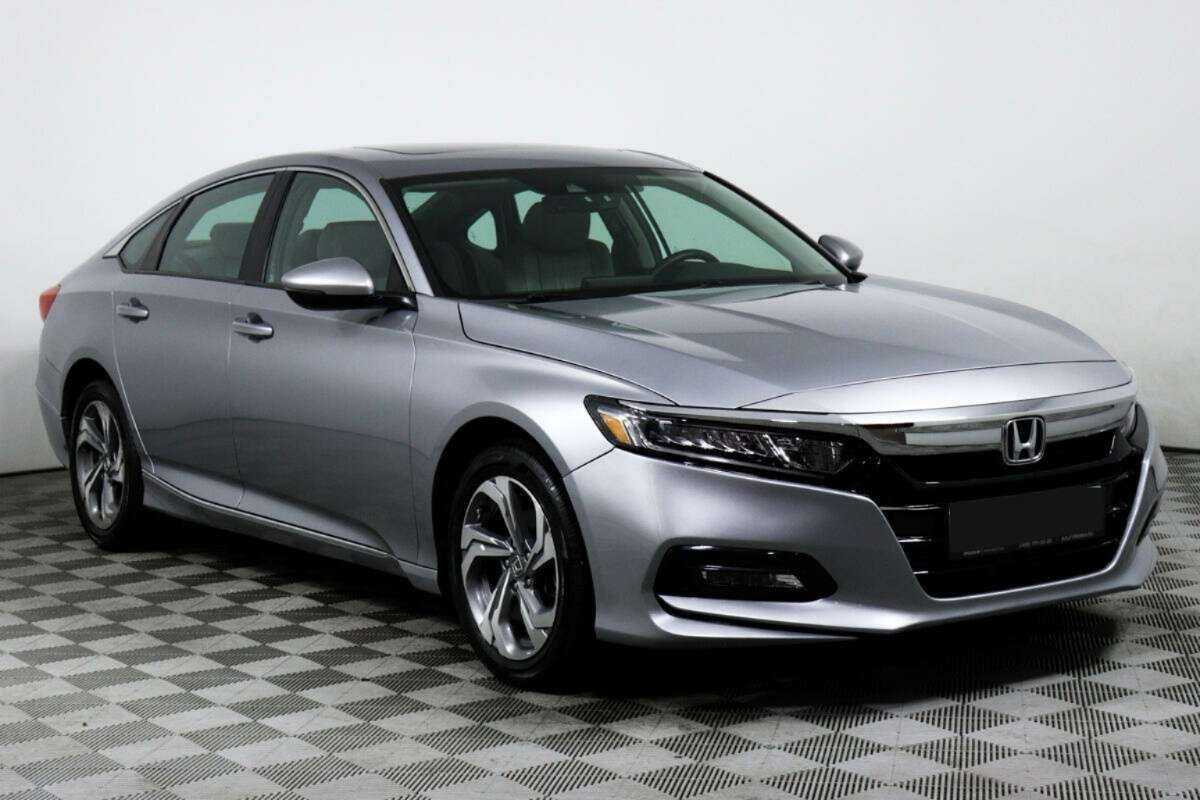 Honda Accord с пробегом — 2018 год. Фото: #2