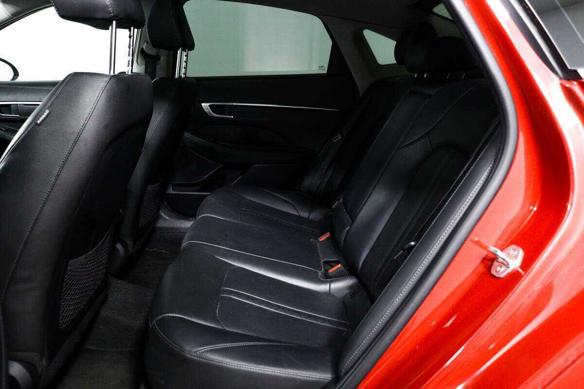 Hyundai Sonata с пробегом — 2020 год. Фото: #11