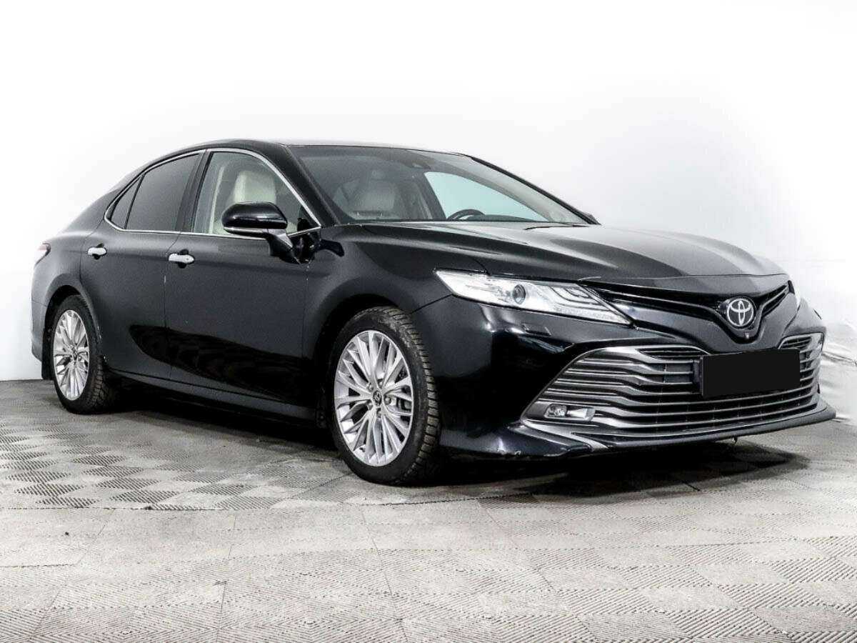 Toyota Camry с пробегом — 2018 год. Фото: #2