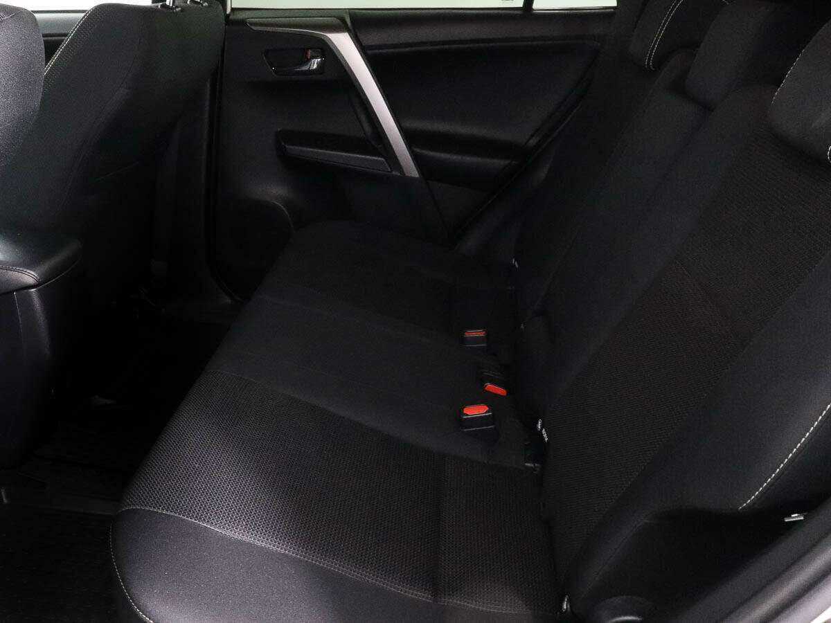 Toyota RAV4 с пробегом — 2019 год. Фото: #6