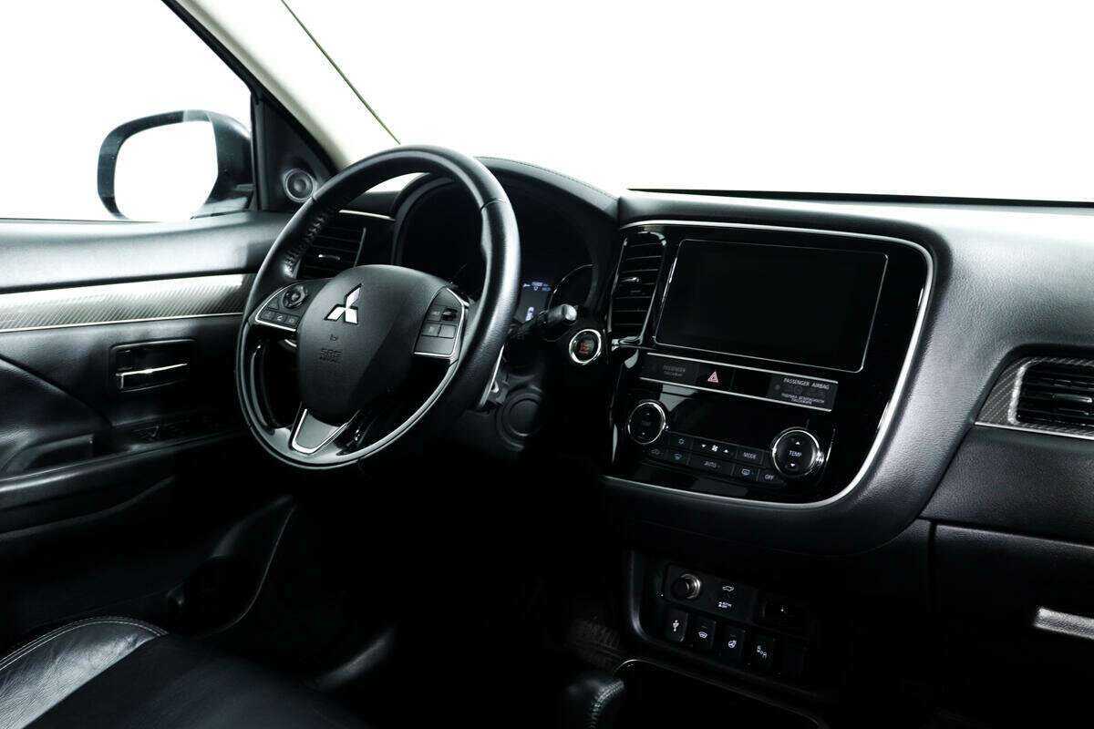 Mitsubishi Outlander с пробегом — 2019 год. Фото: #8