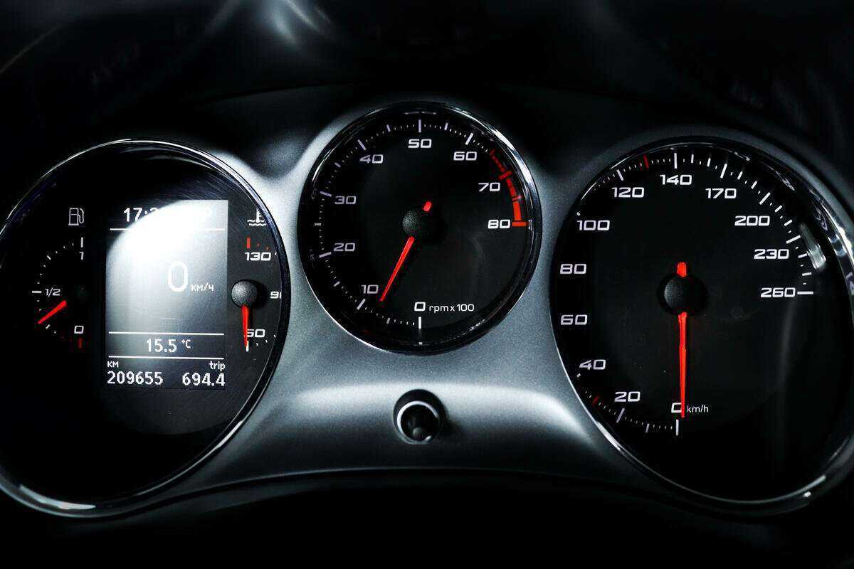 SEAT Leon с пробегом — 2012 год. Фото: #9