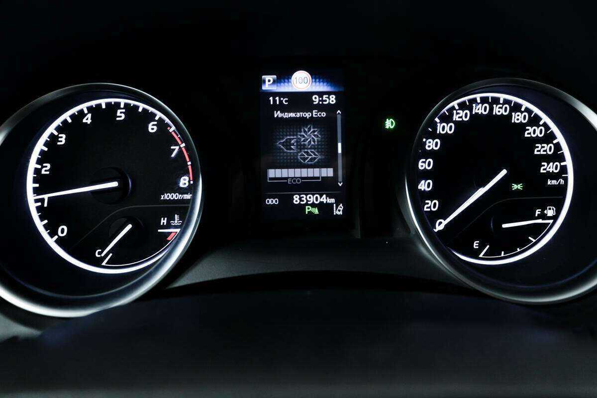 Toyota Camry с пробегом — 2021 год. Фото: #9