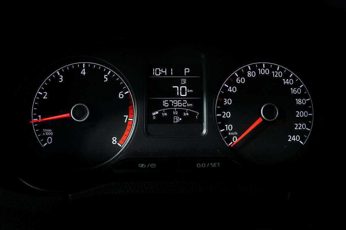 Volkswagen Polo с пробегом — 2016 год. Фото: #9