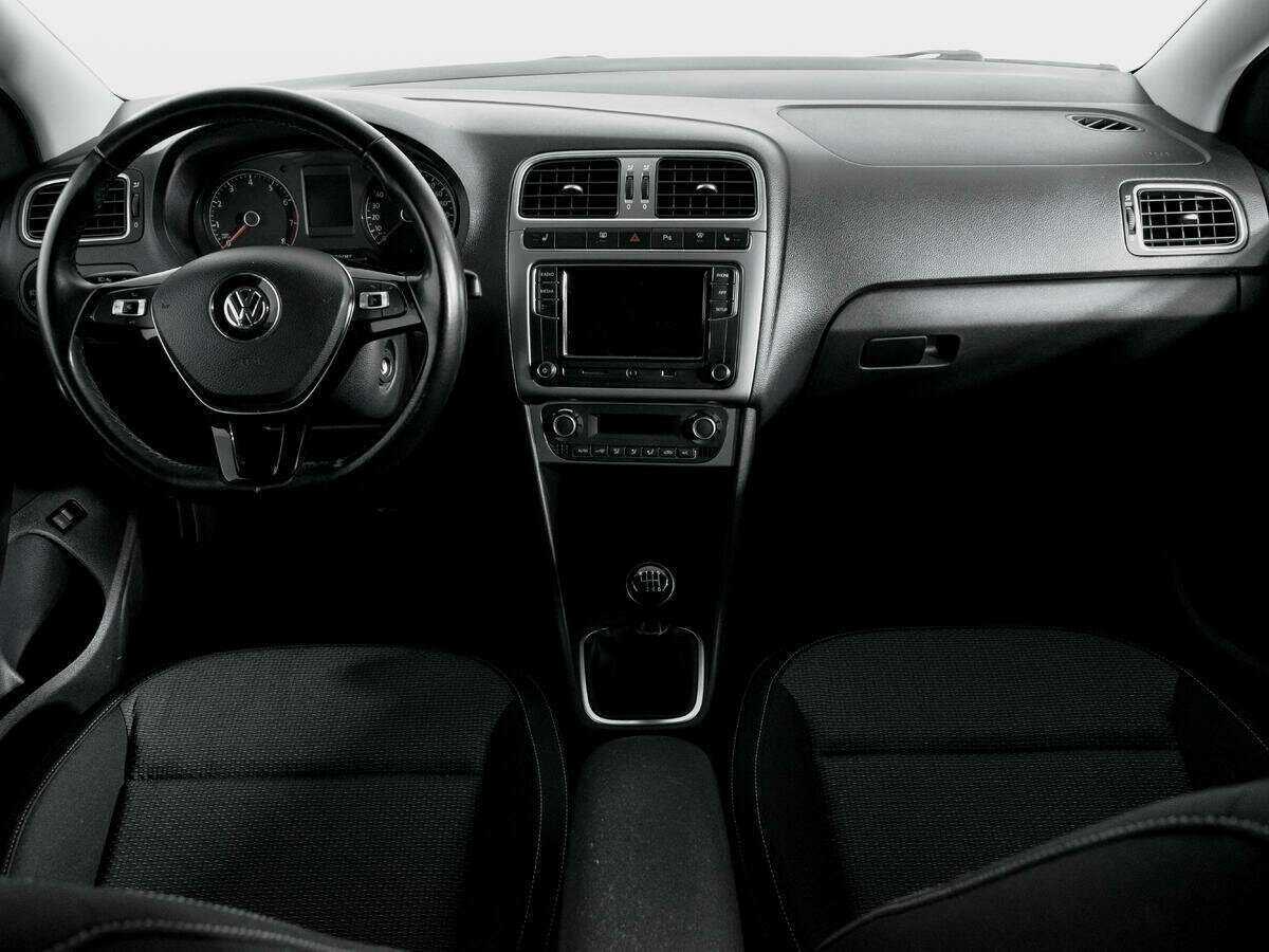 Volkswagen Polo с пробегом — 2018 год. Фото: #9