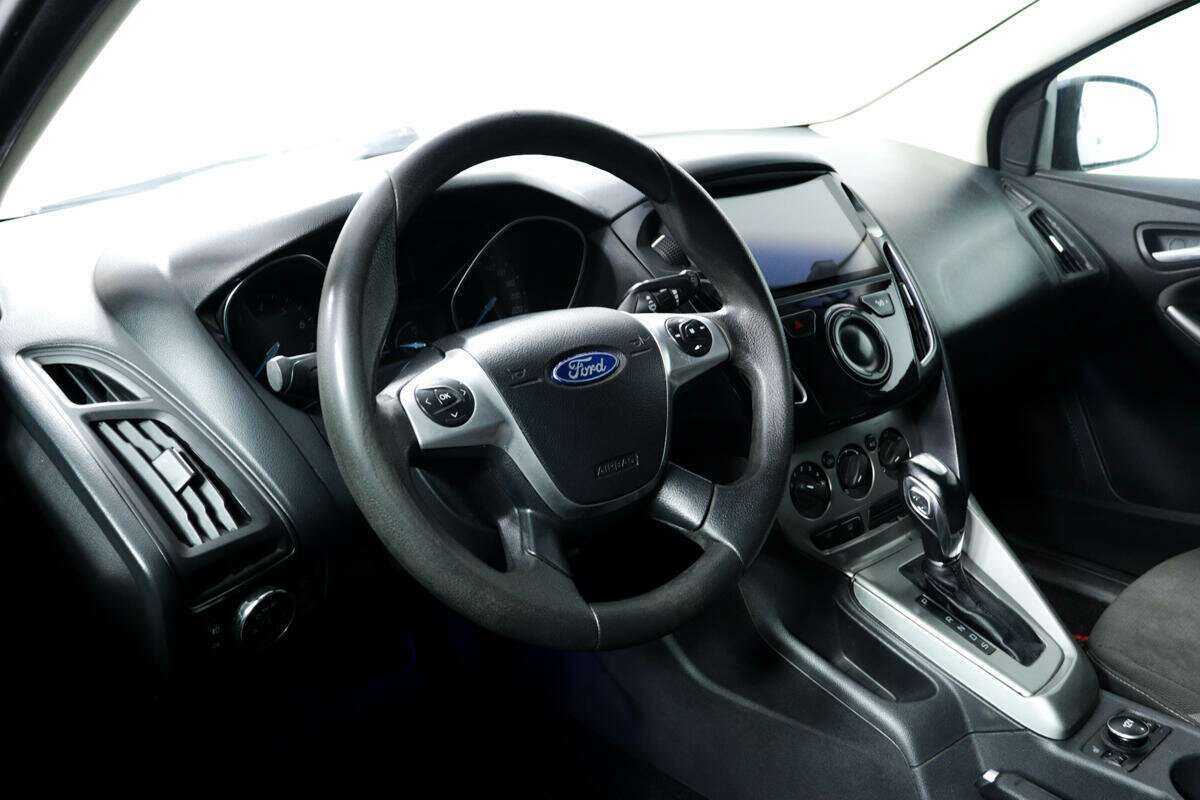 Ford Focus с пробегом — 2012 год. Фото: #12