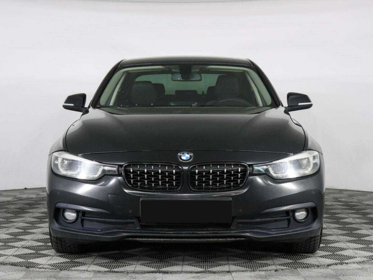 BMW 3 серии с пробегом — 2017 год. Фото: #2
