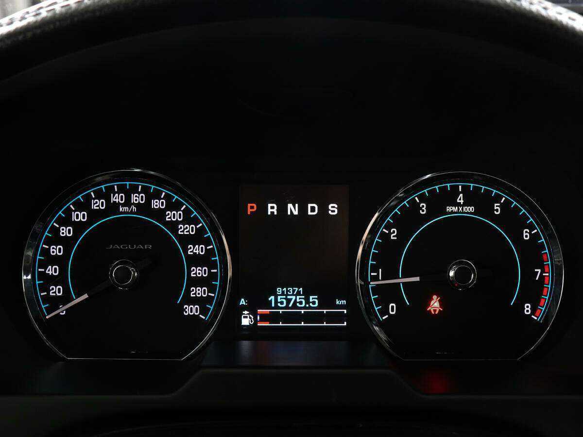 Jaguar XF с пробегом — 2014 год. Фото: #10