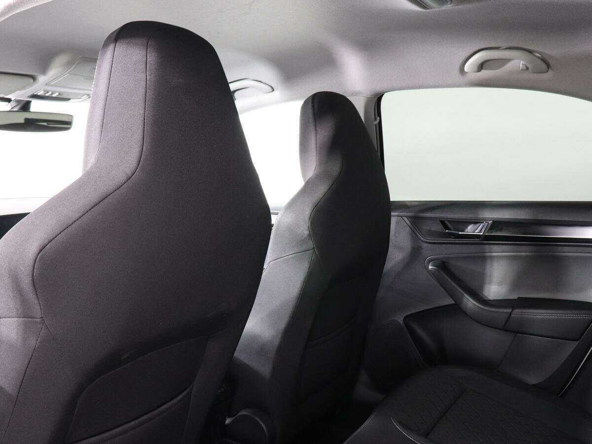 Skoda Rapid с пробегом — 2021 год. Фото: #11