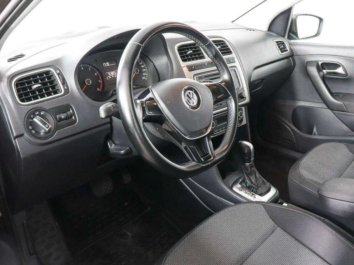 Volkswagen Polo с пробегом — 2016 год. Фото: #7