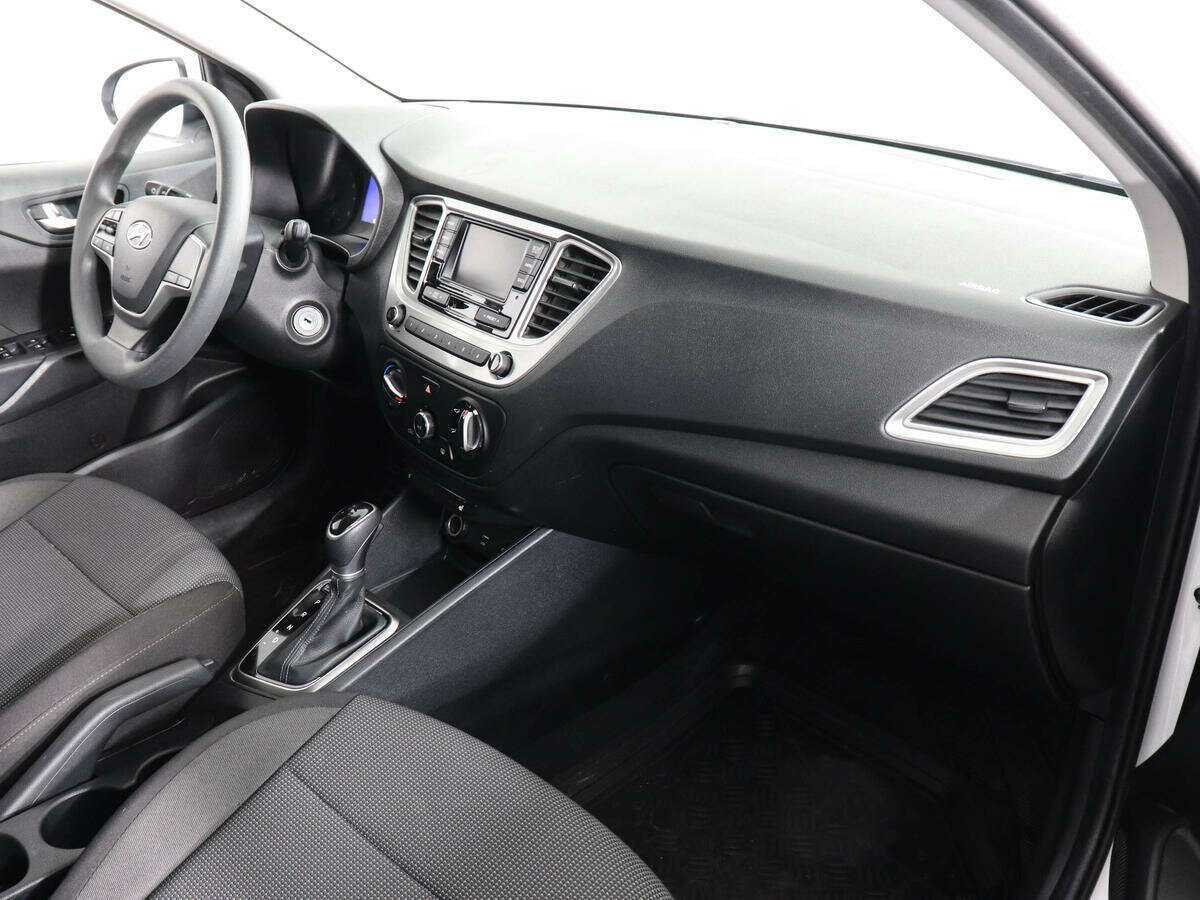 Hyundai Solaris с пробегом — 2022 год. Фото: #8