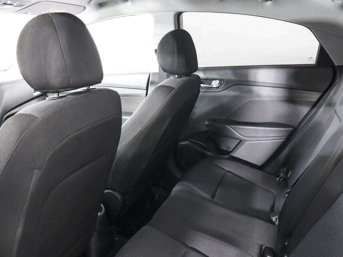 Hyundai Solaris с пробегом — 2022 год. Фото: #10