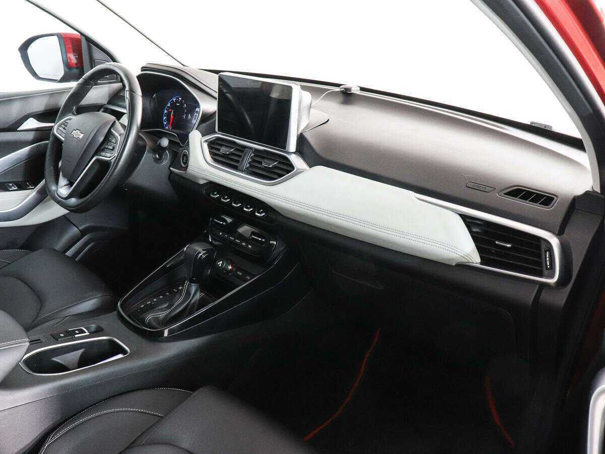 Chevrolet Captiva с пробегом — 2022 год. Фото: #9