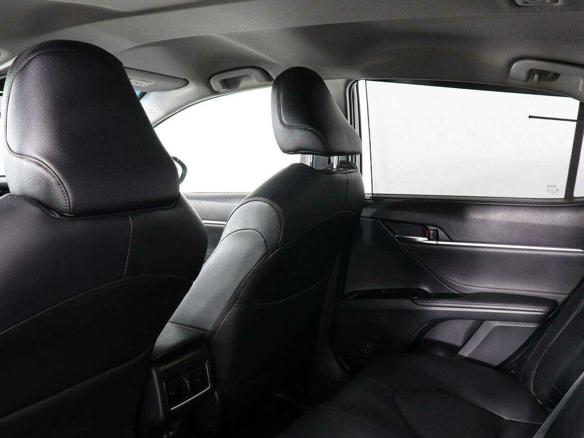 Toyota Camry с пробегом — 2018 год. Фото: #11