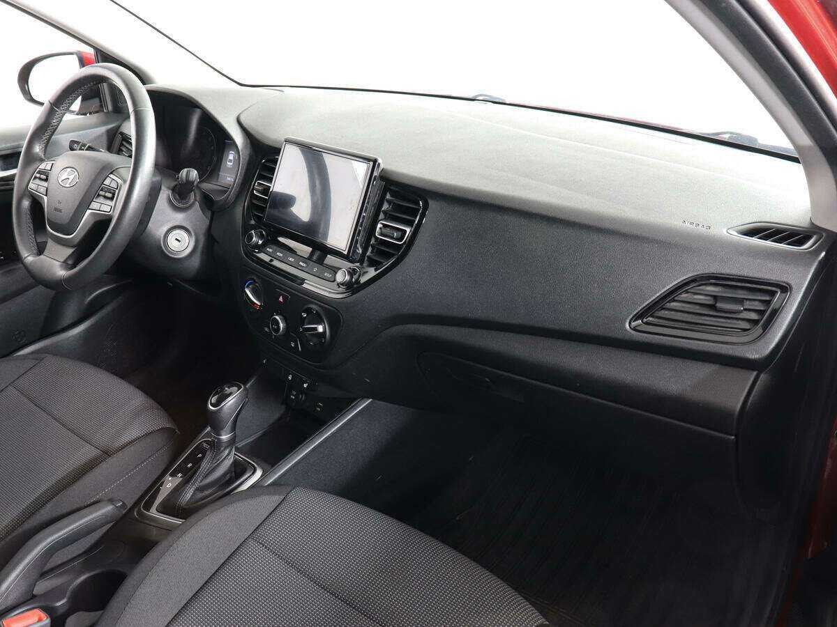 Hyundai Solaris с пробегом — 2021 год. Фото: #9