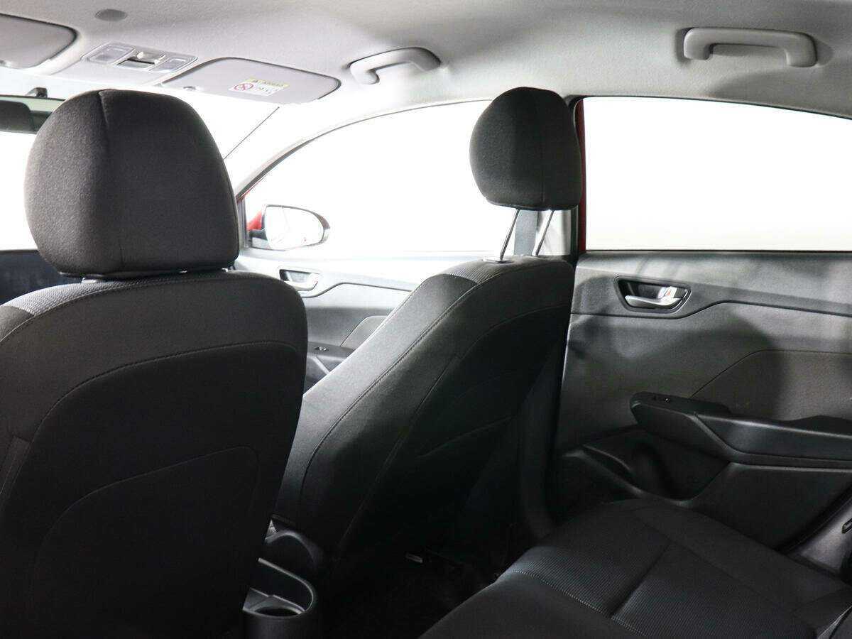 Hyundai Solaris с пробегом — 2021 год. Фото: #11