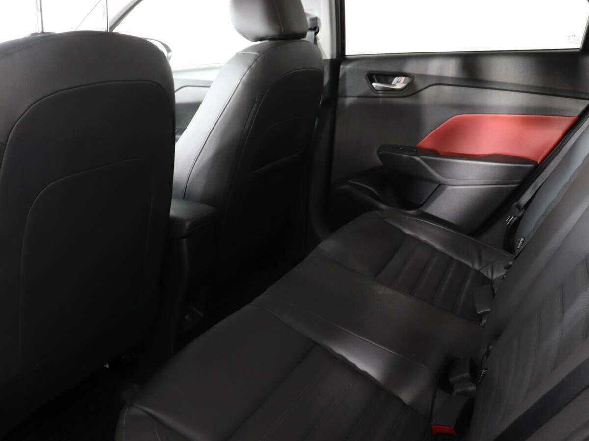 Hyundai Solaris с пробегом — 2021 год. Фото: #10