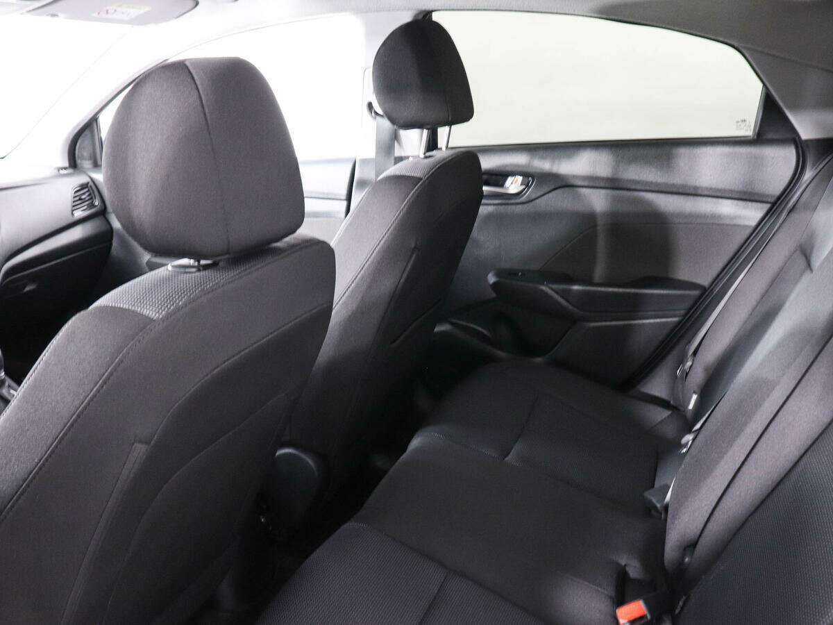 Hyundai Solaris с пробегом — 2022 год. Фото: #11