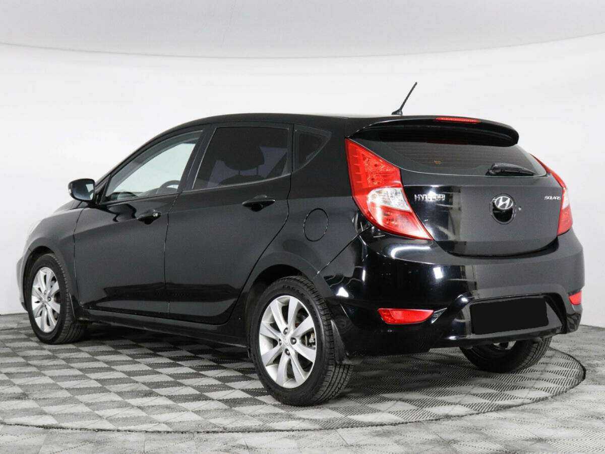 Hyundai Solaris с пробегом — 2012 год. Фото: #3