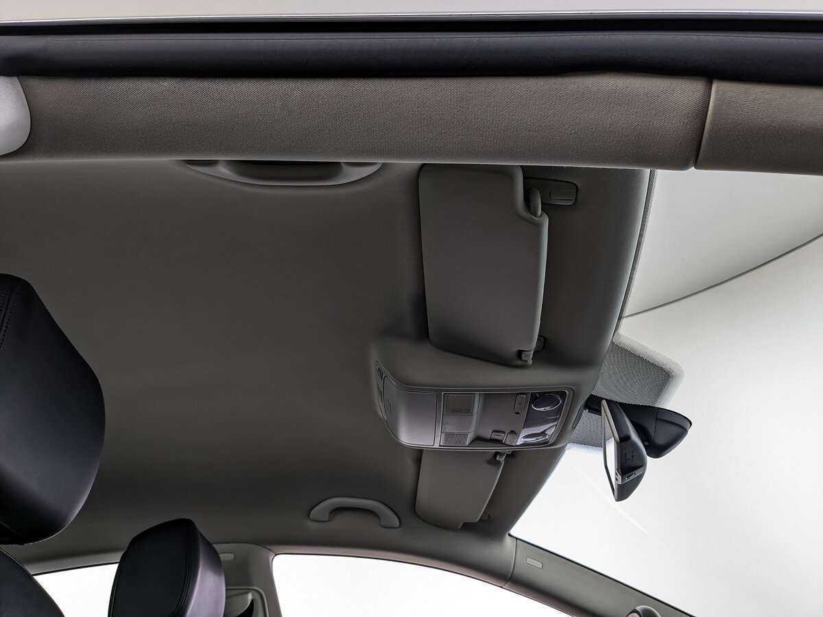 Volkswagen Passat CC с пробегом — 2013 год. Фото: #20