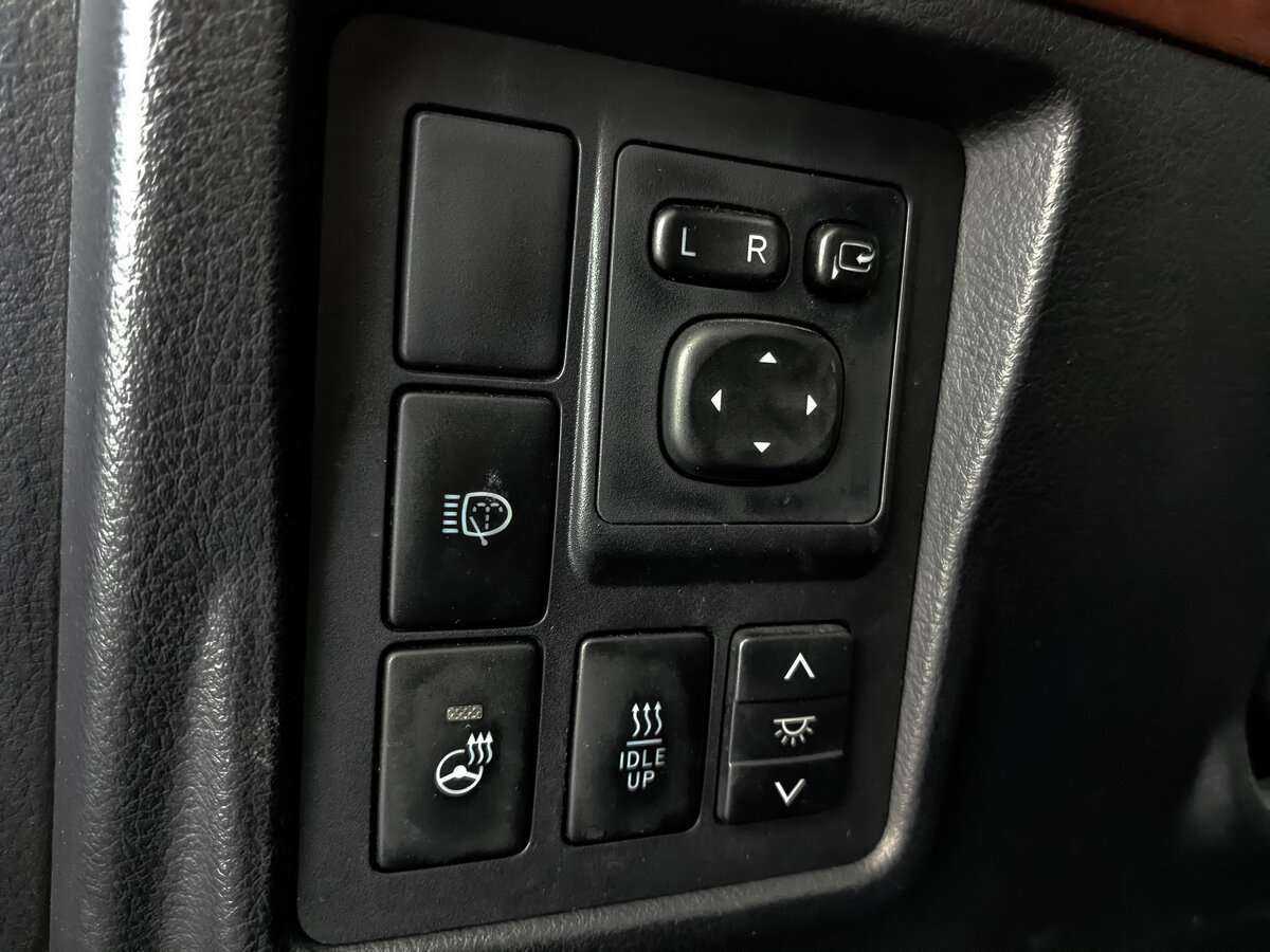 Toyota Land Cruiser Prado с пробегом — 2016 год. Фото: #19