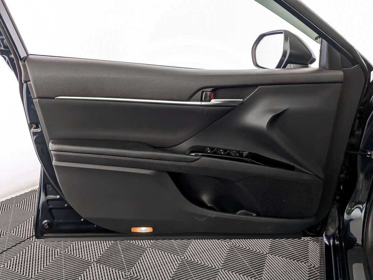 Toyota Camry с пробегом — 2020 год. Фото: #14