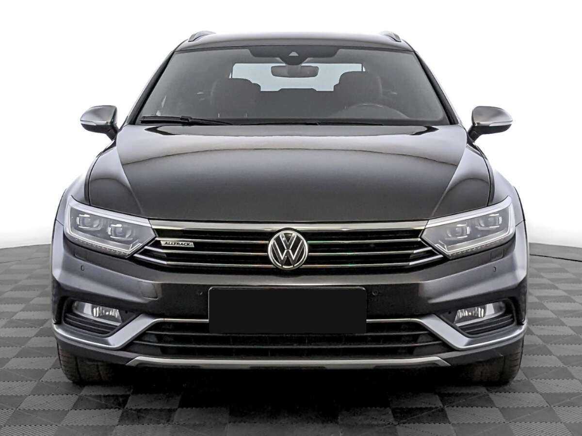 Volkswagen Passat с пробегом — 2018 год. Фото: #1