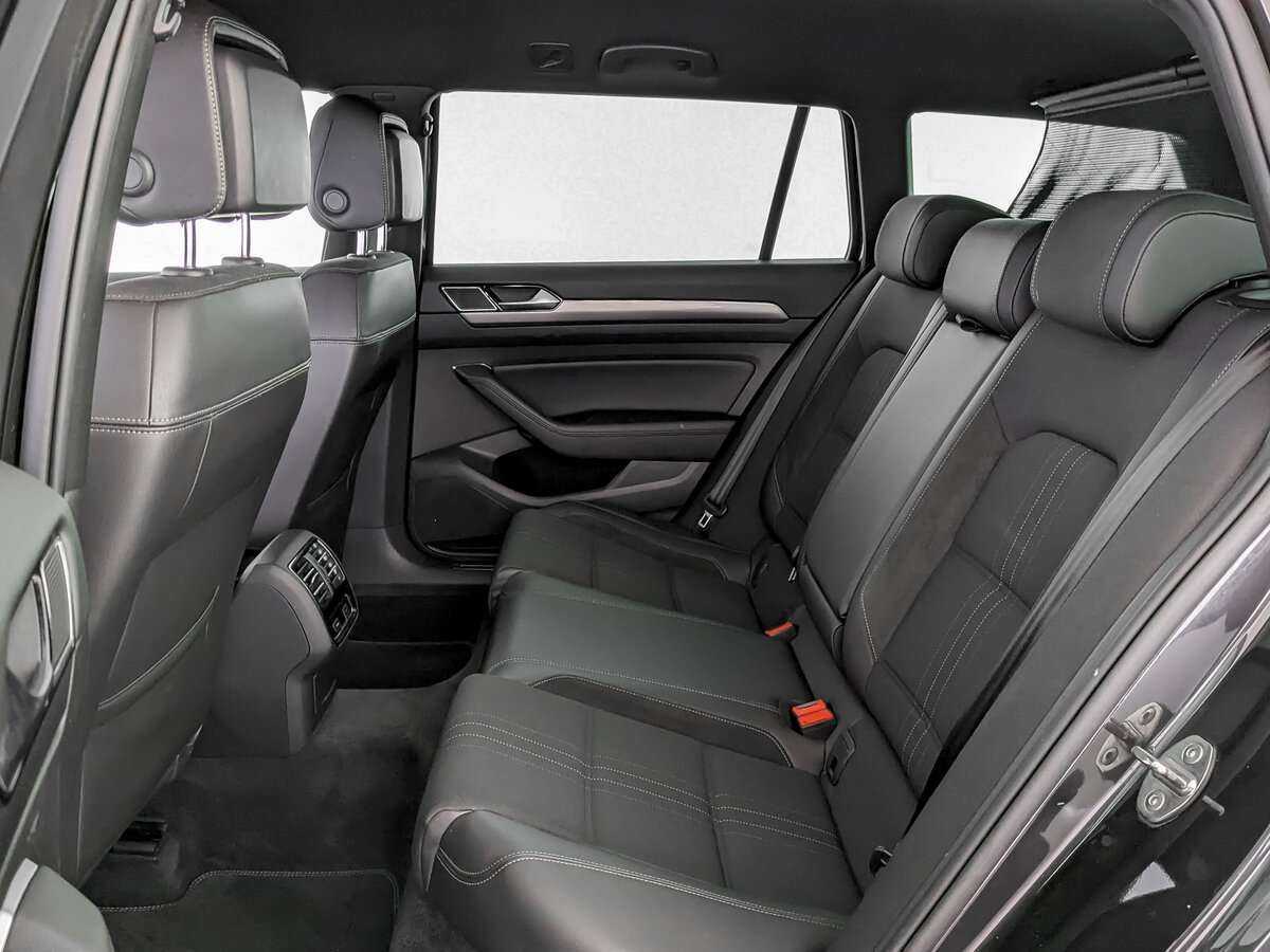 Volkswagen Passat с пробегом — 2018 год. Фото: #11