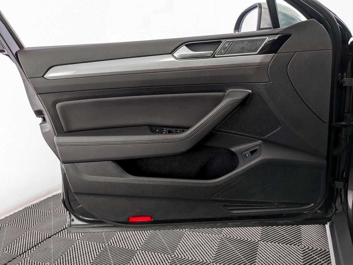 Volkswagen Passat с пробегом — 2018 год. Фото: #18