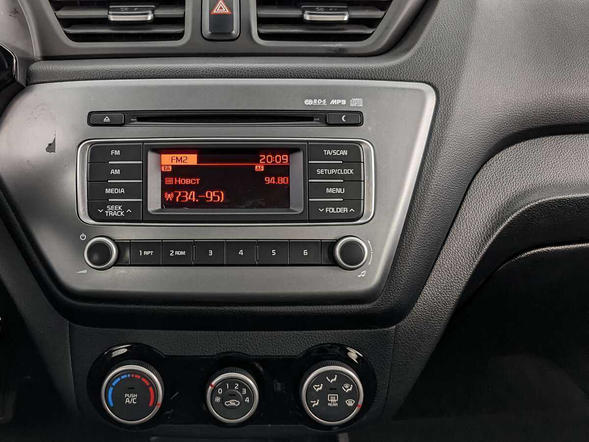 Kia Rio с пробегом — 2016 год. Фото: #12