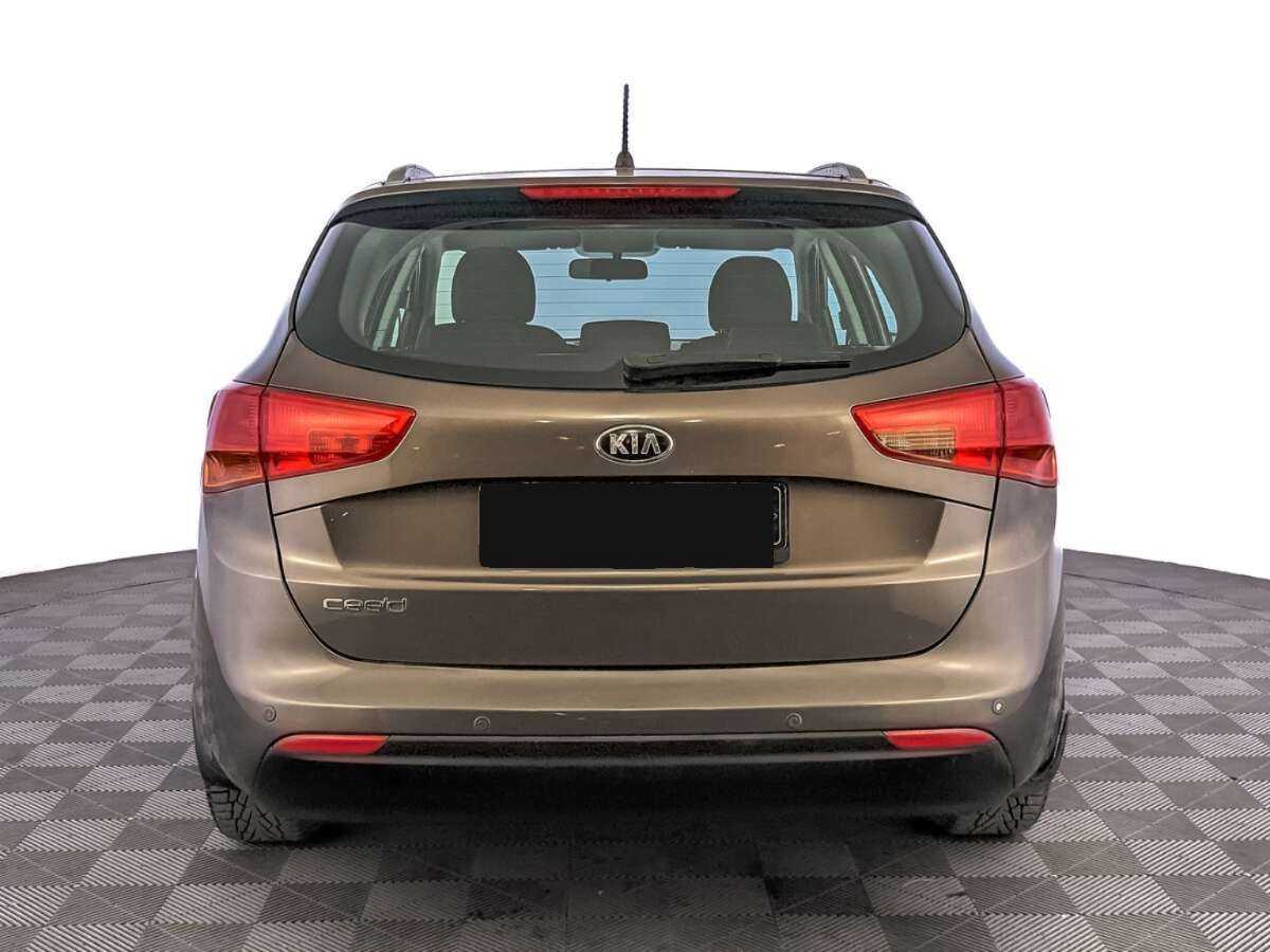 Kia Ceed с пробегом — 2015 год. Фото: #5