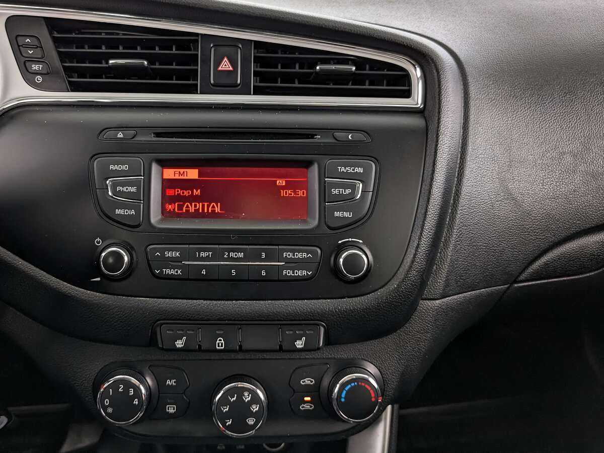 Kia Ceed с пробегом — 2015 год. Фото: #11