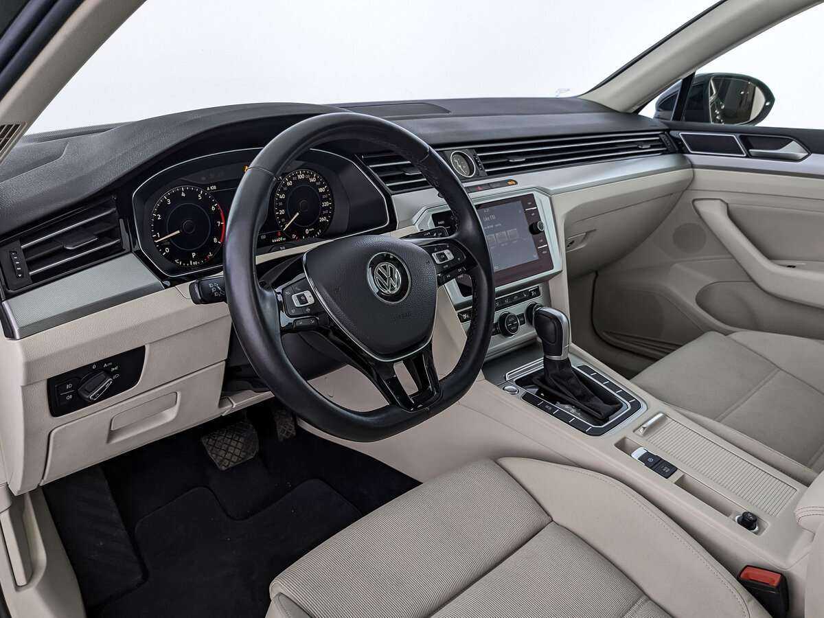 Volkswagen Passat с пробегом — 2018 год. Фото: #10
